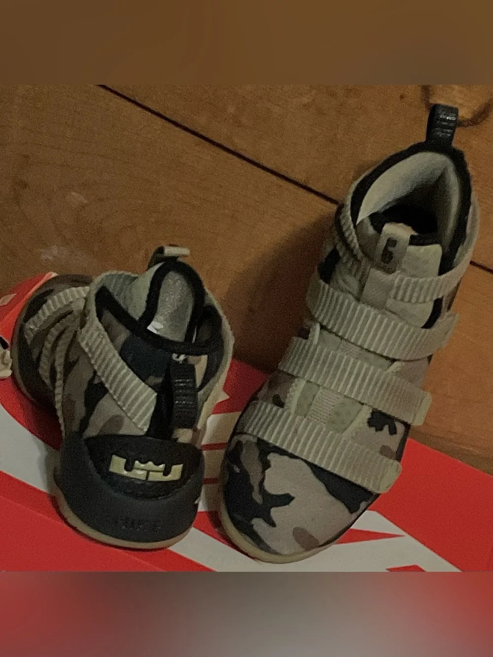 THESE ALMOST BRAND NEW (Nike Zoom LeBron Soldier 11) sneakers in a 